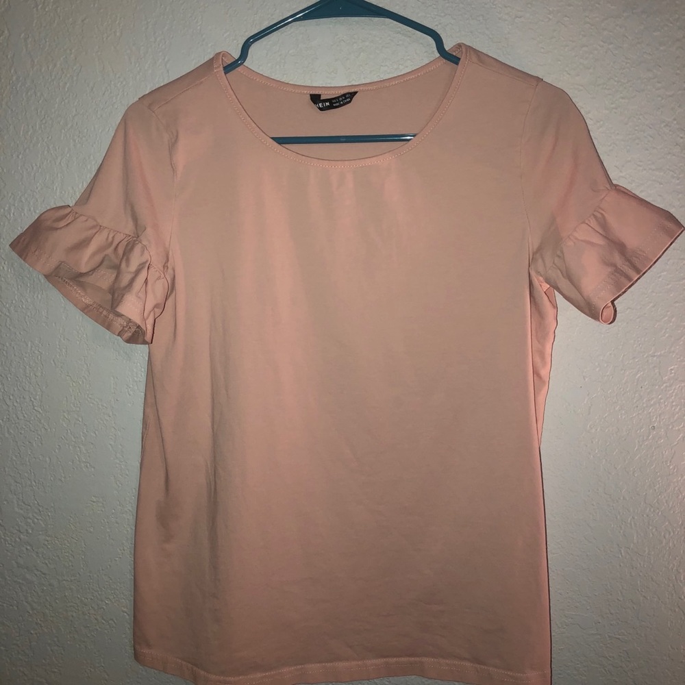 ruffled shirt sleeve